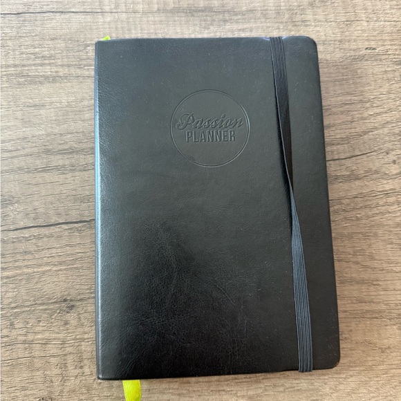 Black Passion Planner daily  Notebook Undated - Picture 1 of 4